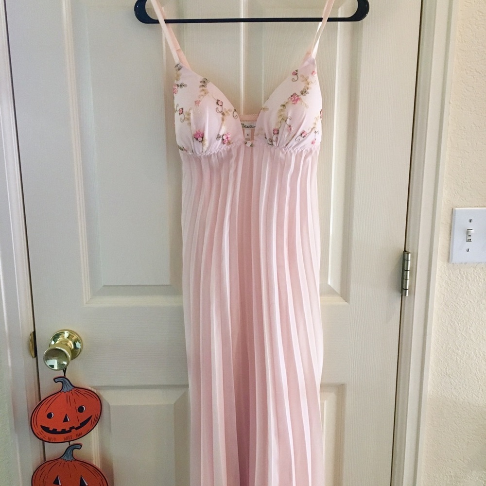 Intima Bella Donna nightgown- NWOT